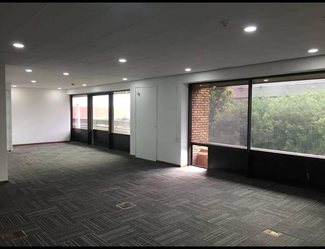 210M² OFFICE TO LET IN BEDFORDVIEW